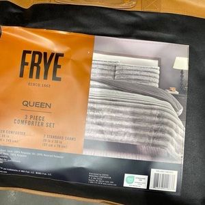 FRYE FAUX FUR 3 piece comforter set